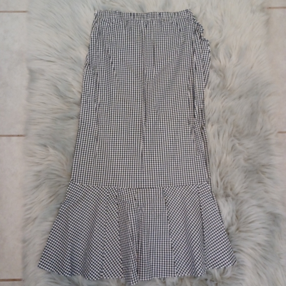 Boutique Black & White Gingham Checkered Ruffle Midi Skirt - Picture 5 of 8